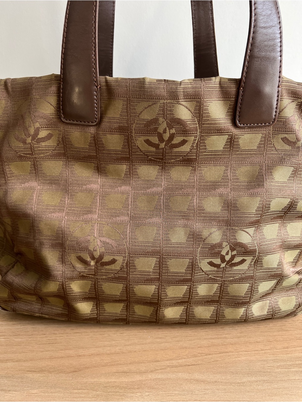 CHANEL Vintage “New Travel” Chocolate Bar Nylon Tote Bag - Picture 3 of 14